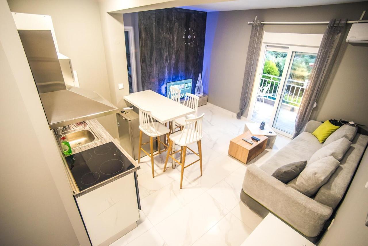 Diamond Lux Apartment PalaiónTsiflíkion Esterno foto